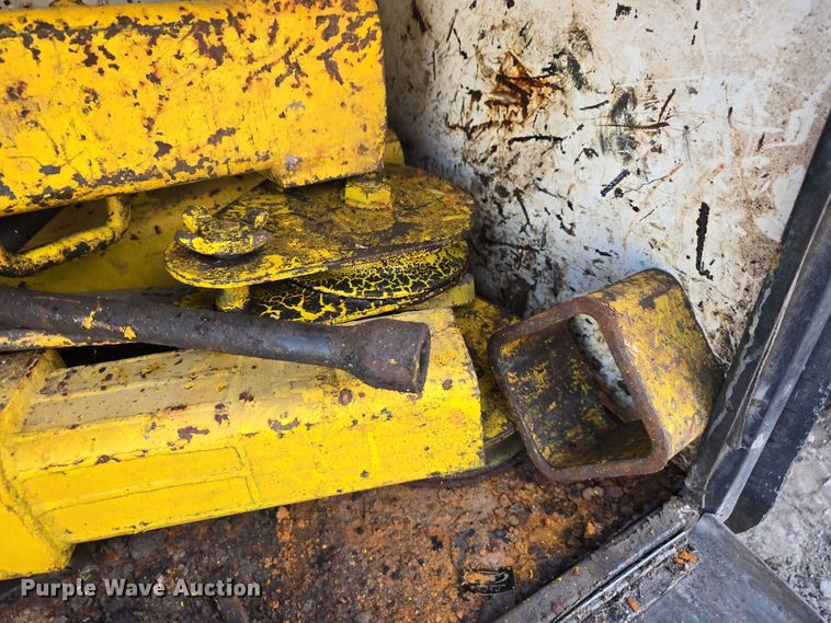 image for item EH8706 pickup/laydown machine bed