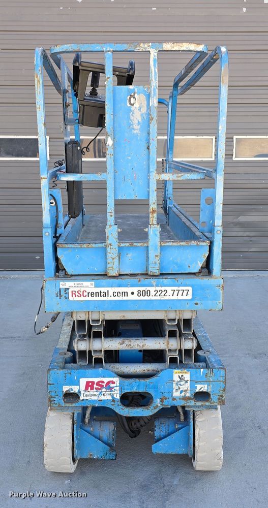 image for item EH8720 2003 Genie GS-2032 scissor lift
