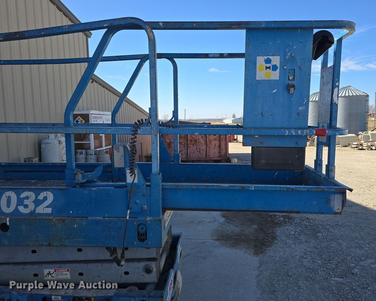 image for item EH8720 2003 Genie GS-2032 scissor lift