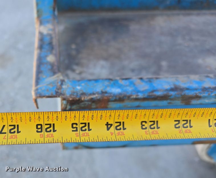 image for item EH8720 2003 Genie GS-2032 scissor lift