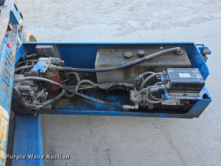 image for item EH8720 2003 Genie GS-2032 scissor lift