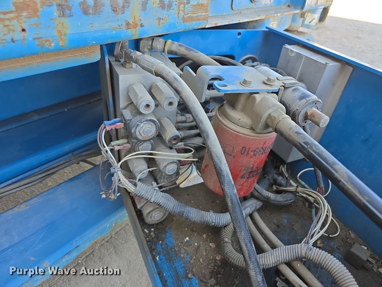 image for item EH8720 2003 Genie GS-2032 scissor lift
