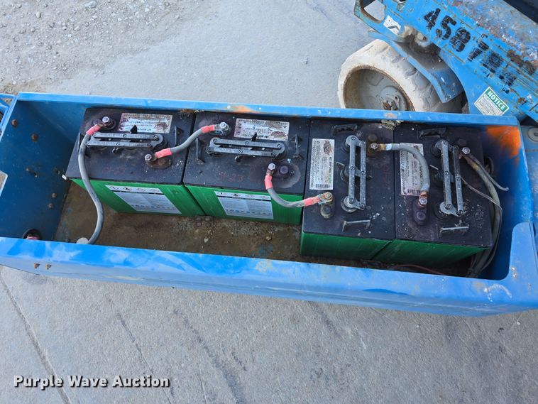 image for item EH8720 2003 Genie GS-2032 scissor lift