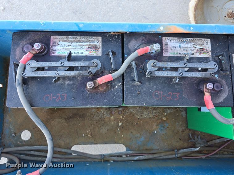 image for item EH8720 2003 Genie GS-2032 scissor lift