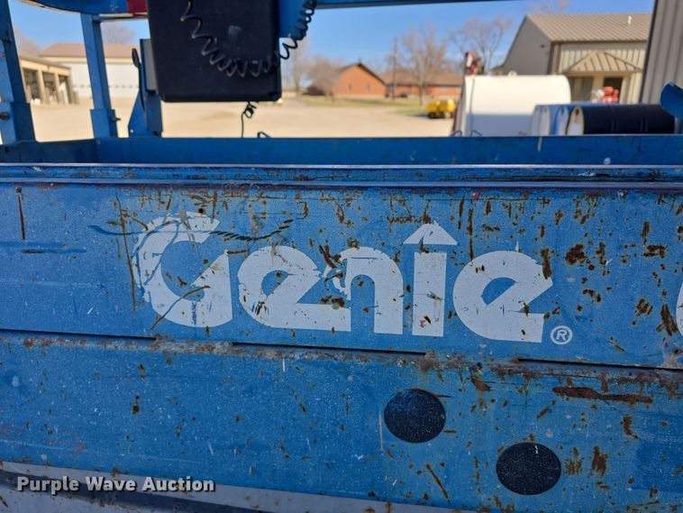 image for item EH8720 2003 Genie GS-2032 scissor lift