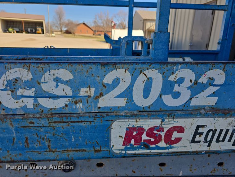 image for item EH8720 2003 Genie GS-2032 scissor lift