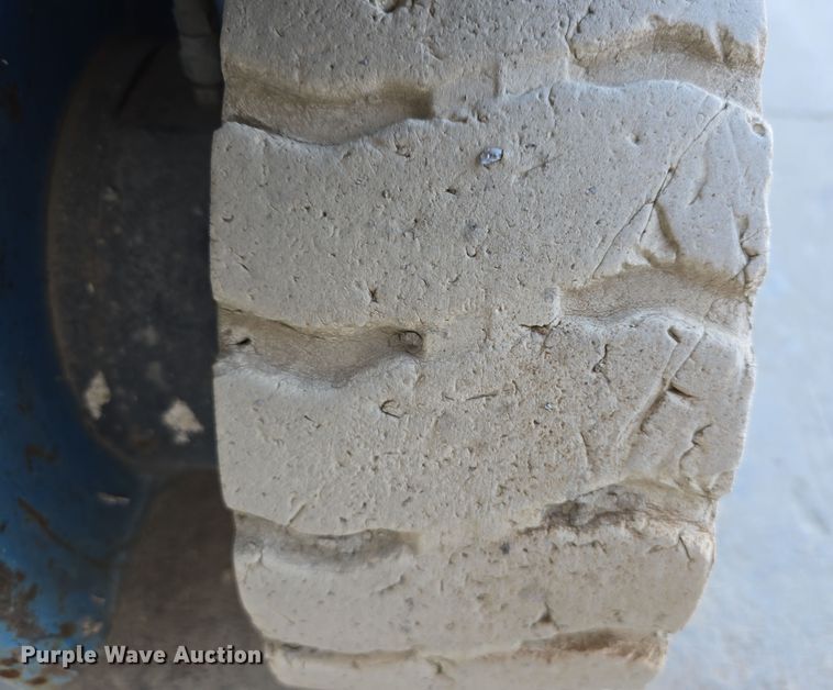 image for item EH8720 2003 Genie GS-2032 scissor lift