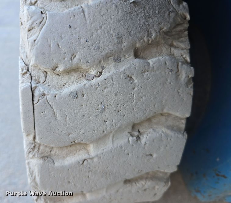 image for item EH8720 2003 Genie GS-2032 scissor lift