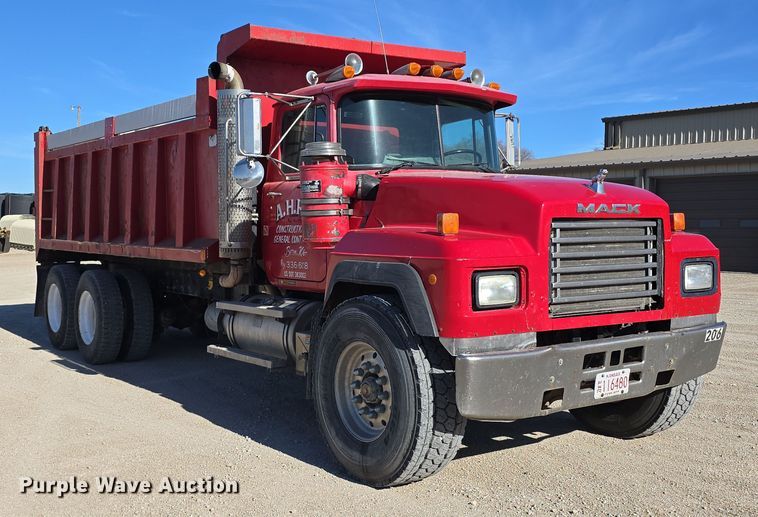 image for item EH8722 1991 Mack RD690S dump truck