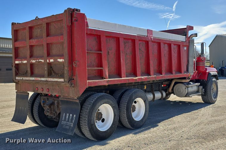 image for item EH8722 1991 Mack RD690S dump truck
