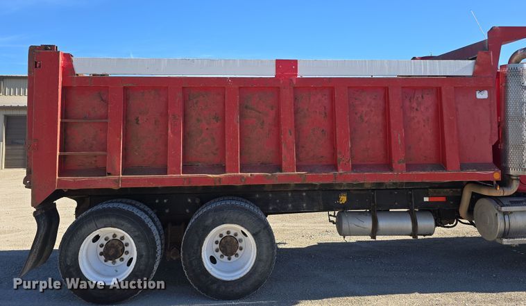 image for item EH8722 1991 Mack RD690S dump truck