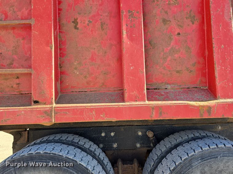 image for item EH8722 1991 Mack RD690S dump truck