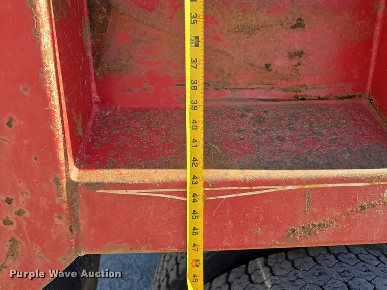 image for item EH8722 1991 Mack RD690S dump truck