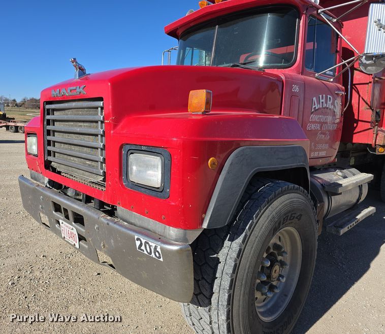 image for item EH8722 1991 Mack RD690S dump truck