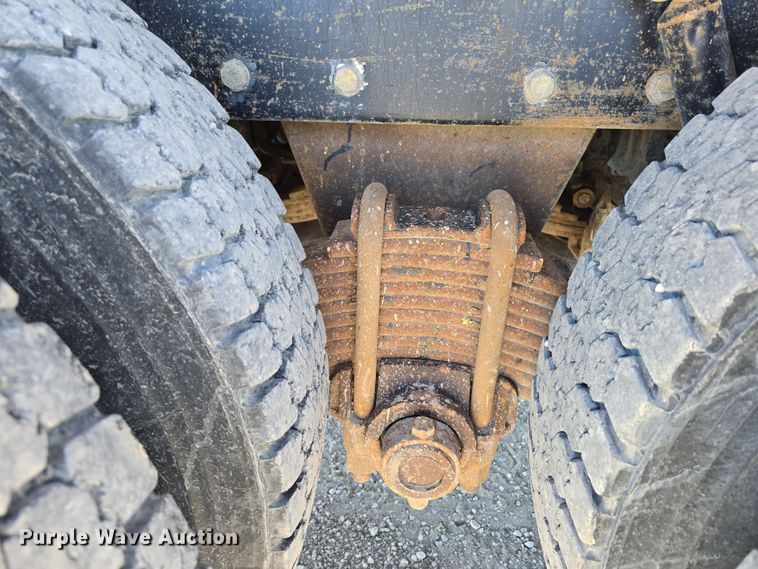 image for item EH8722 1991 Mack RD690S dump truck