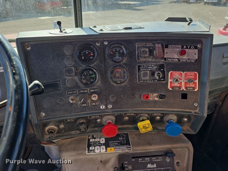 image for item EH8722 1991 Mack RD690S dump truck