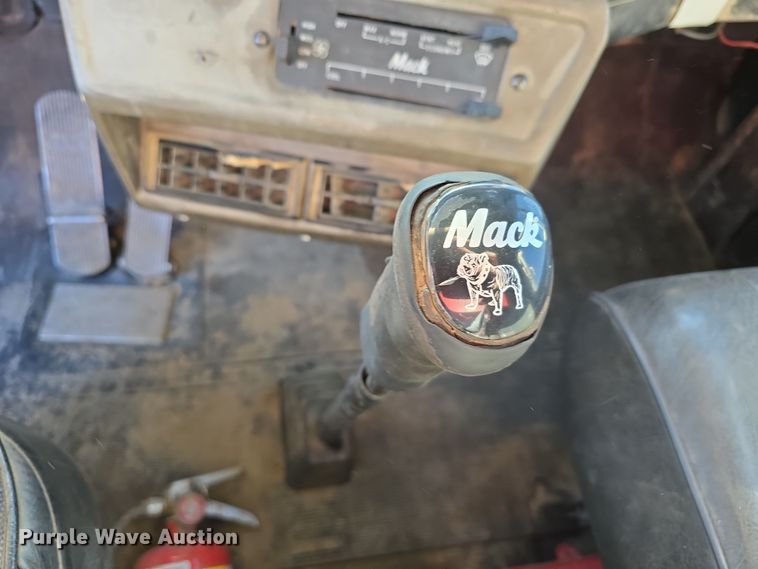 image for item EH8722 1991 Mack RD690S dump truck