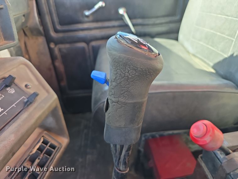 image for item EH8722 1991 Mack RD690S dump truck