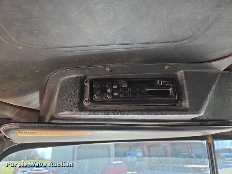 image for item EH8722 1991 Mack RD690S dump truck