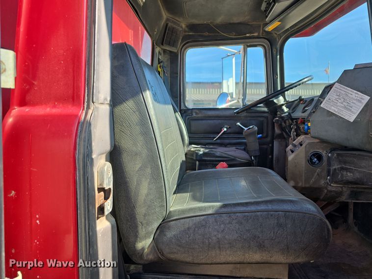 image for item EH8722 1991 Mack RD690S dump truck