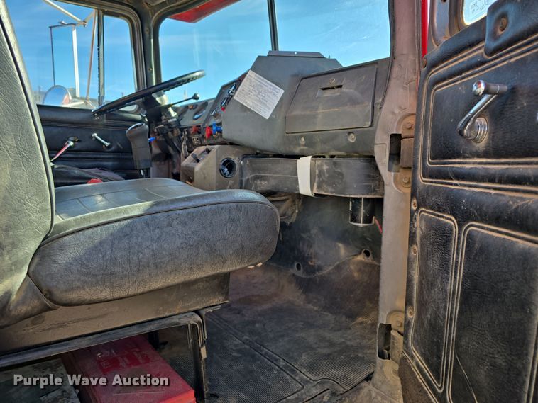 image for item EH8722 1991 Mack RD690S dump truck