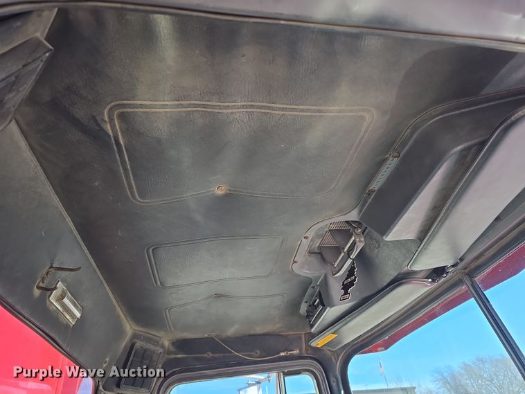 image for item EH8722 1991 Mack RD690S dump truck