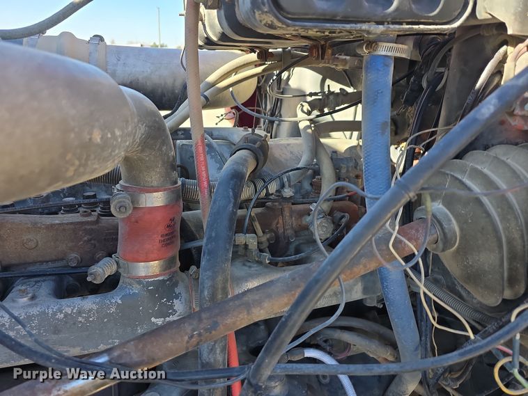 image for item EH8722 1991 Mack RD690S dump truck