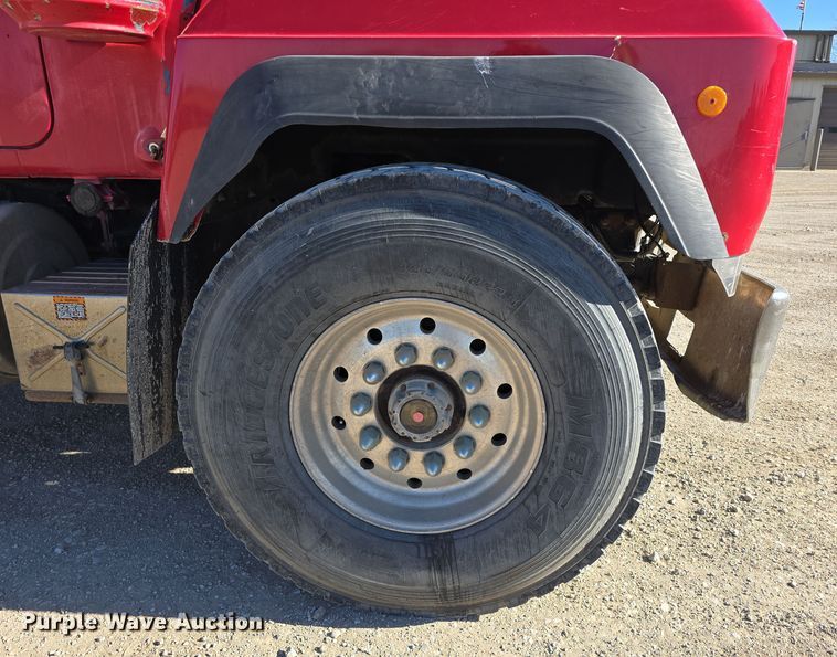 image for item EH8722 1991 Mack RD690S dump truck