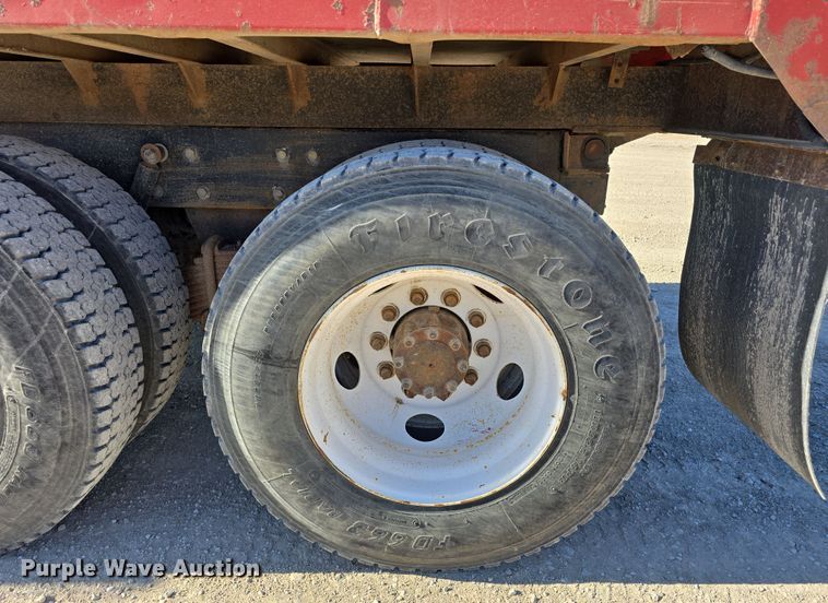 image for item EH8722 1991 Mack RD690S dump truck