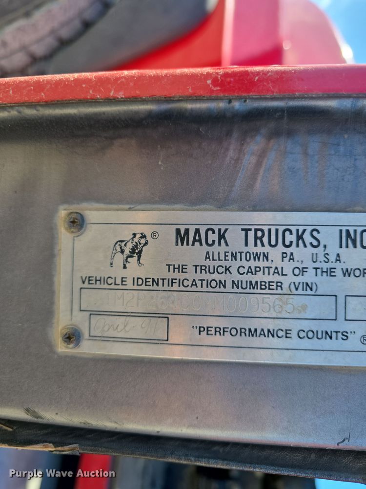 image for item EH8722 1991 Mack RD690S dump truck