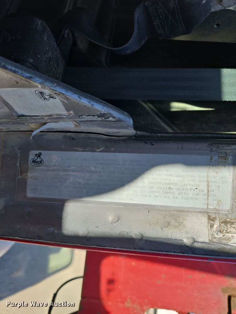 image for item EH8722 1991 Mack RD690S dump truck