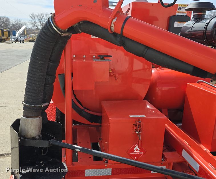 image for item EH8747 2017 Crafco Magnum pothole patcher