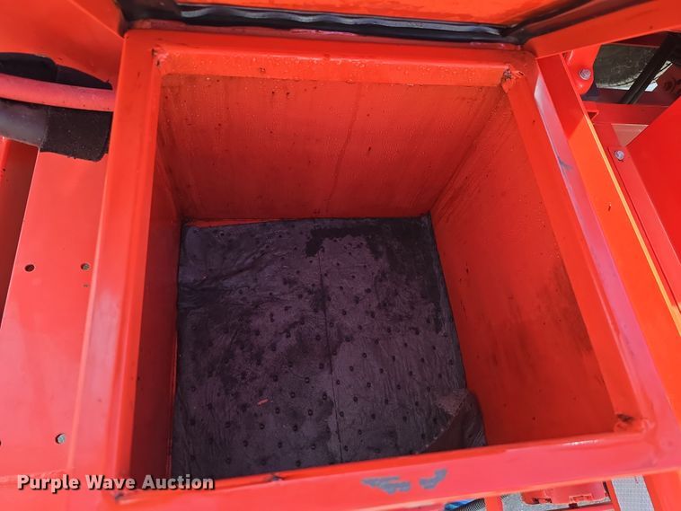 image for item EH8747 2017 Crafco Magnum pothole patcher