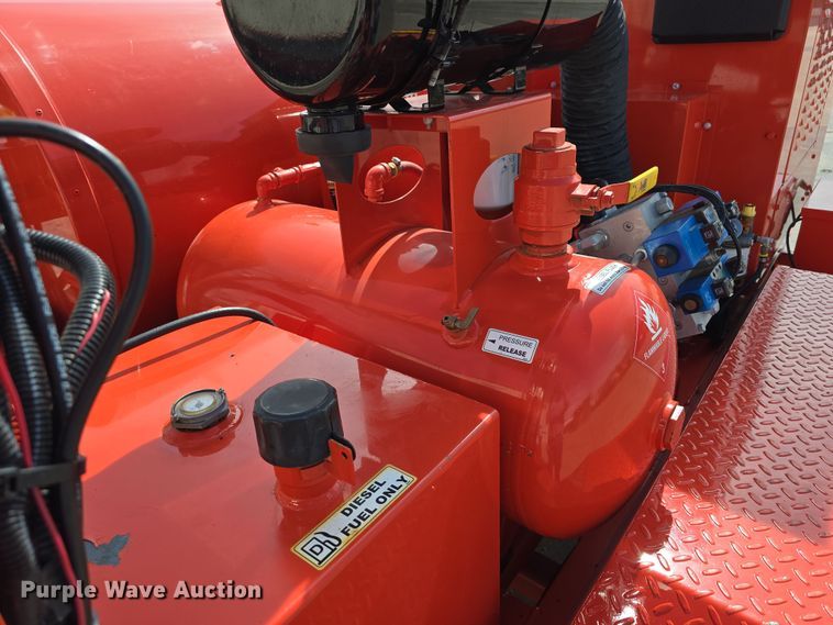 image for item EH8747 2017 Crafco Magnum pothole patcher