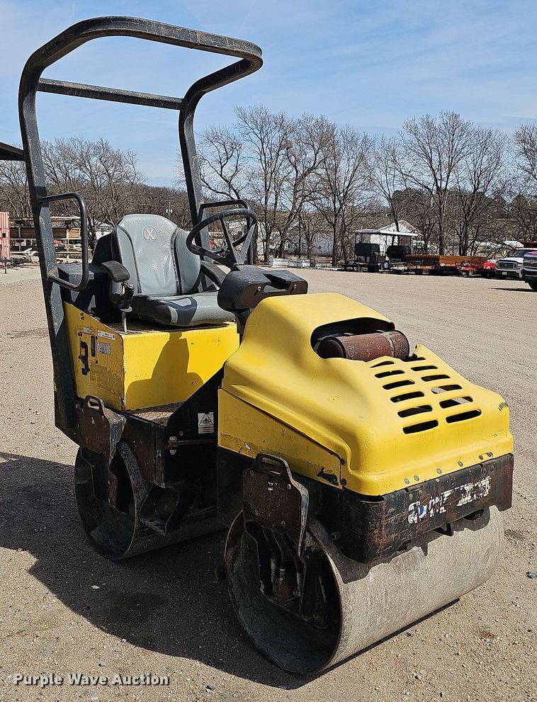 image for item EH8751 2003 Wacker RD11A double drum roller