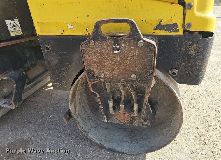 image for item EH8751 2003 Wacker RD11A double drum roller