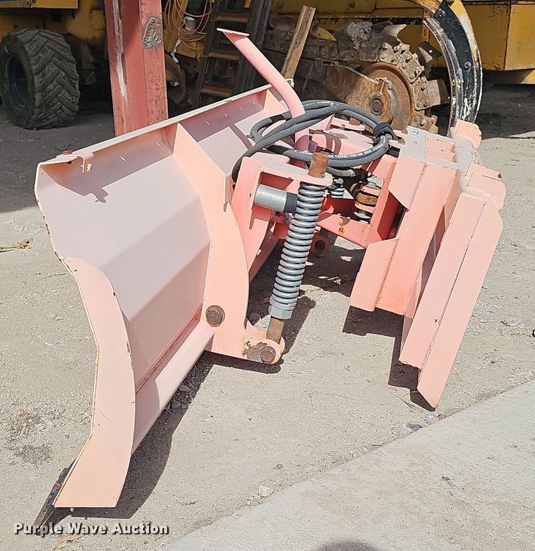 image for item EH8752 Skid steer dozer blade
