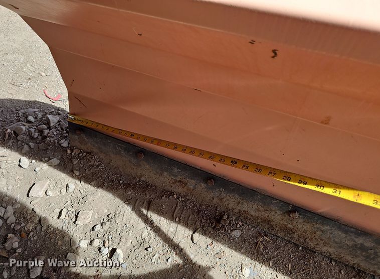 image for item EH8752 Skid steer dozer blade