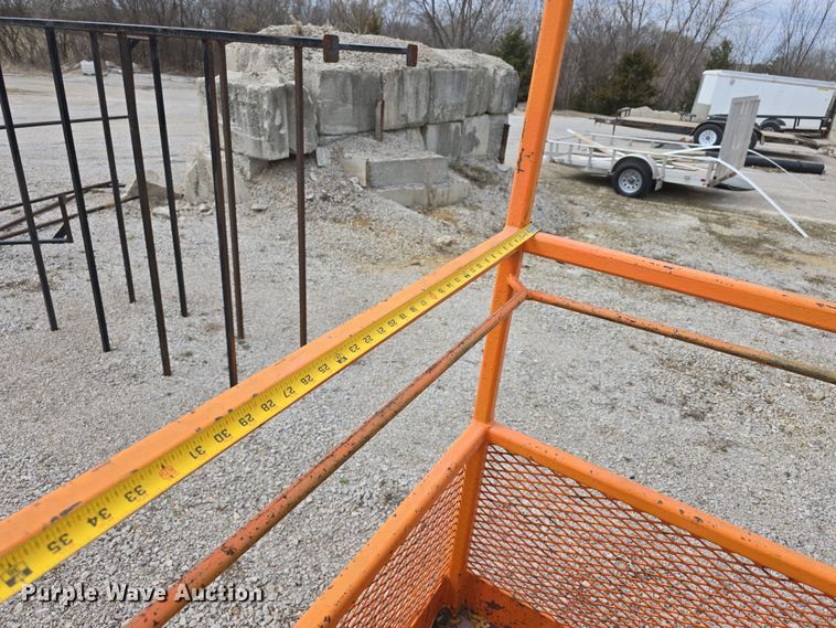 image for item EH8760 Crane basket