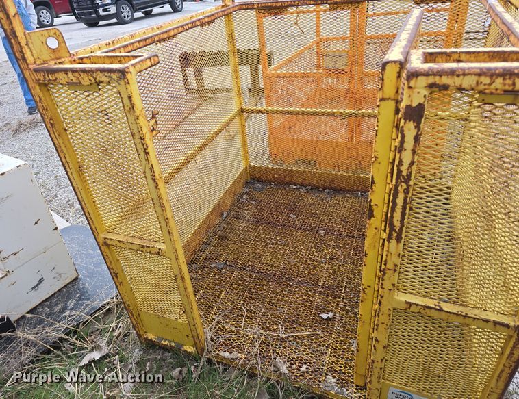 image for item EH8761 International Steel SS1000 crane basket