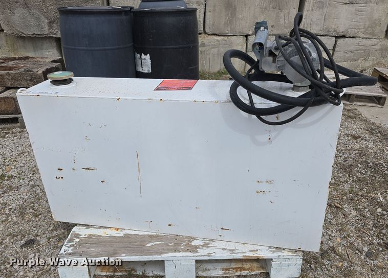 image for item EH8762 (2) auxiliary fuel tanks