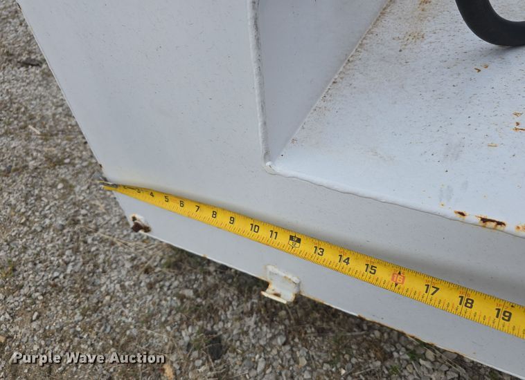 image for item EH8762 (2) auxiliary fuel tanks