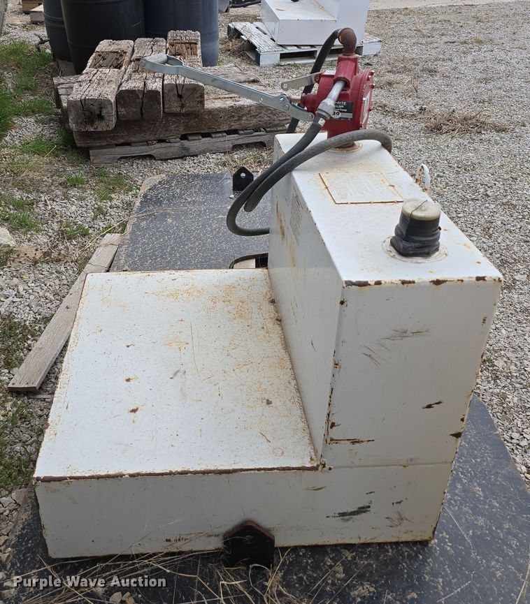 image for item EH8762 (2) auxiliary fuel tanks