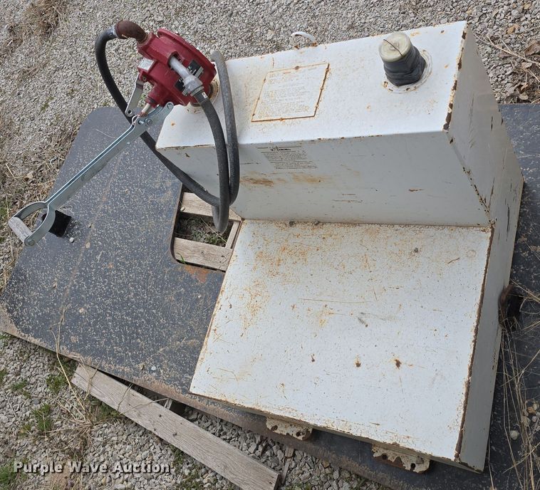 image for item EH8762 (2) auxiliary fuel tanks