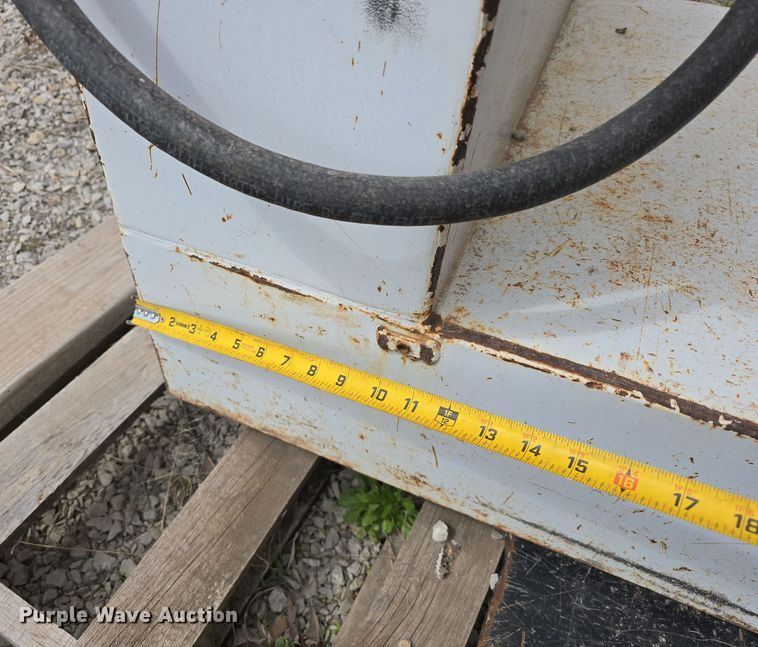 image for item EH8762 (2) auxiliary fuel tanks