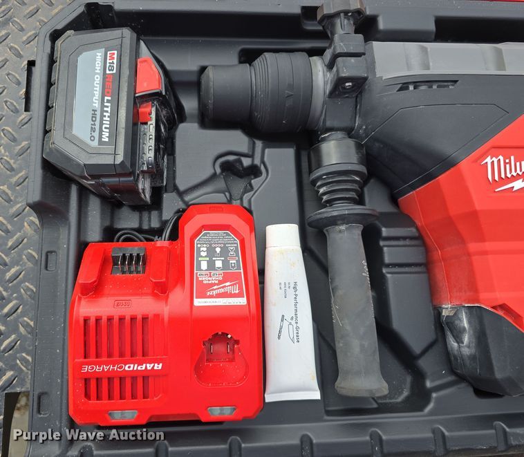 image for item EH8763 Milwaukee M18 Fuel hammer drill