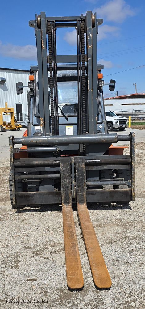 image for item EH8784 2015 Heli H2000 forklift