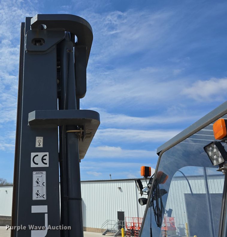 image for item EH8784 2015 Heli H2000 forklift