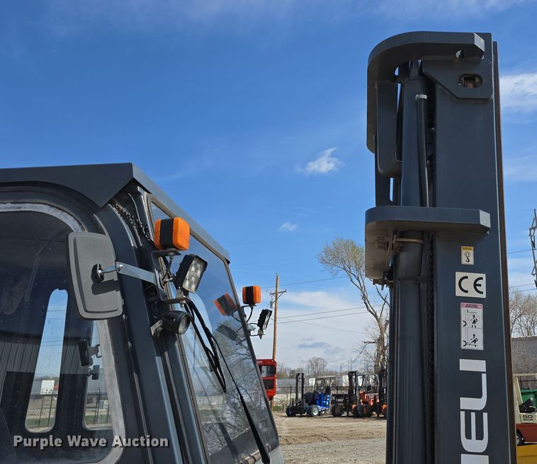 image for item EH8784 2015 Heli H2000 forklift