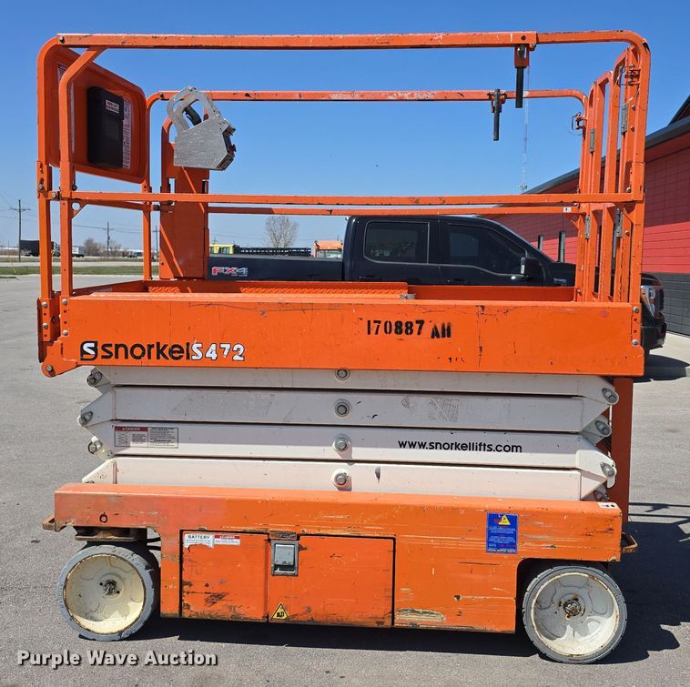 image for item EH8842 2016 Snorkel S4726E scissor lift